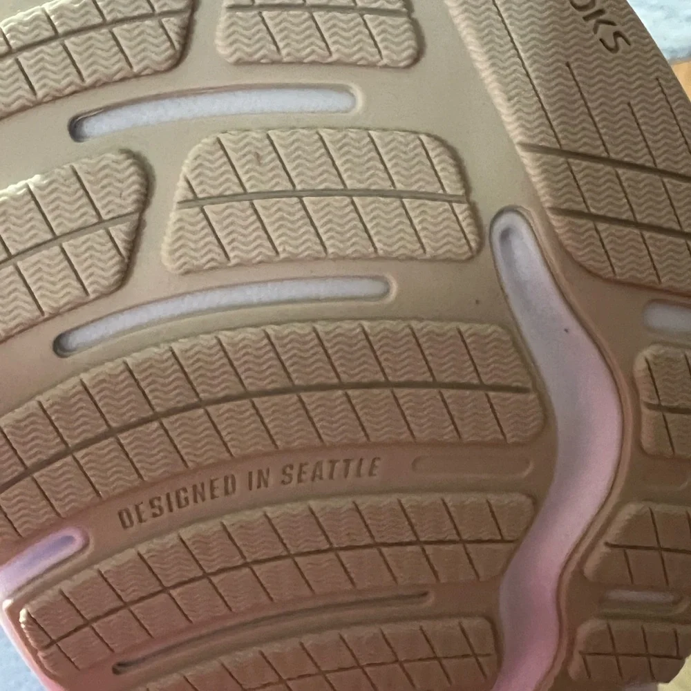 Brooks Men's Ghost Max 2 Athletic Shoes - Picture 7 of 8